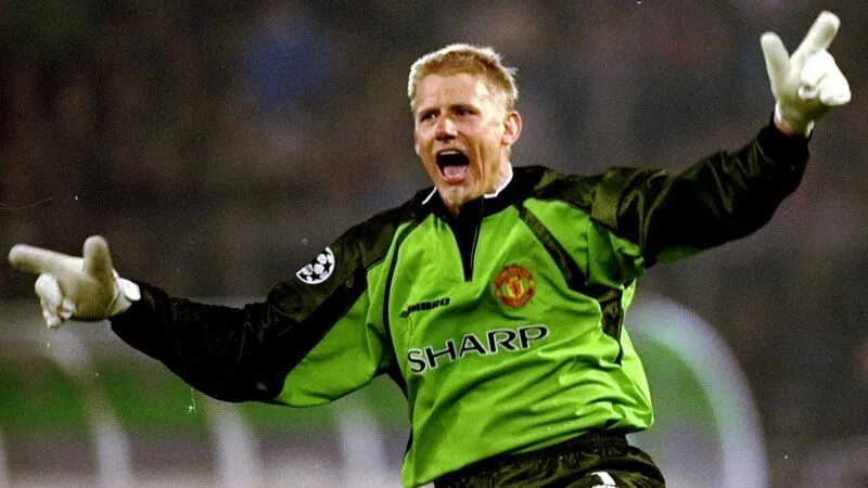 Thủ môn MU xuất sắc mọi thời đại Peter Schmeichel
