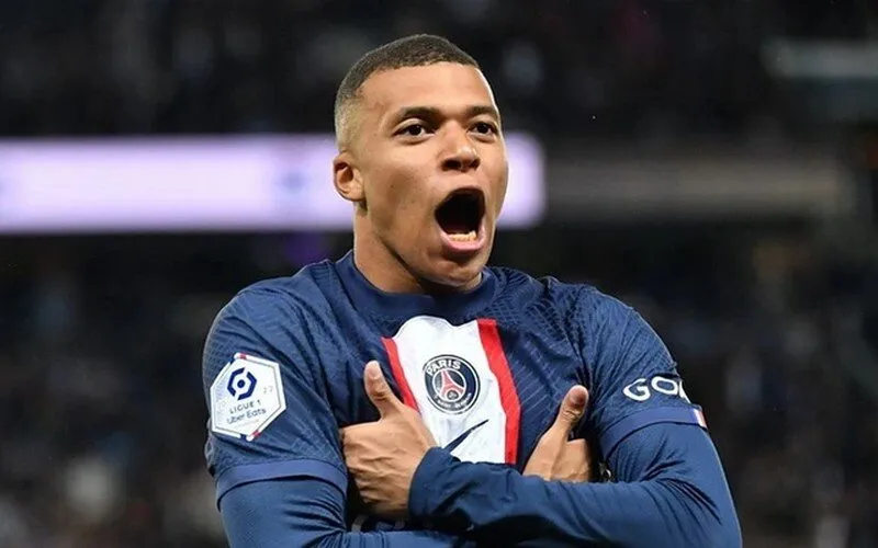 Ngôi sao bóng đá người Pháp Kylian Mbappe với 12 bàn thắng tại World Cup