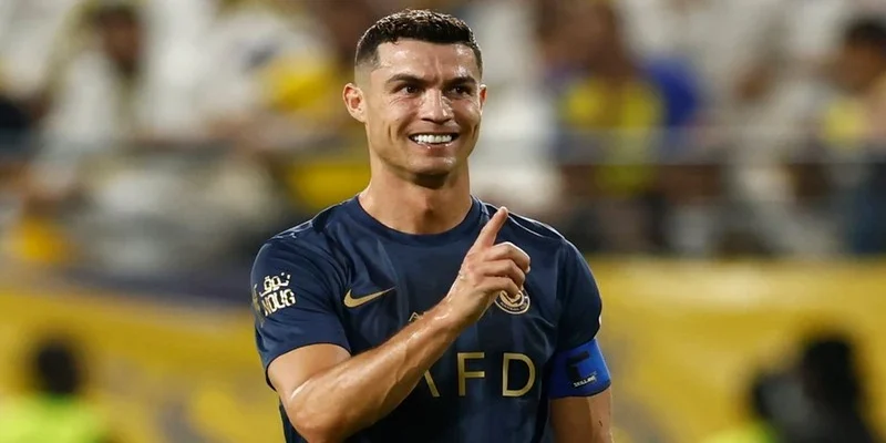 Cristiano Ronaldo với 200 triệu Euro/ mùa trong top cầu thủ nhận lương cao nhất